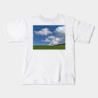 The watching sheep in fields near Stirlingshire, Scotland Kids T-Shirt